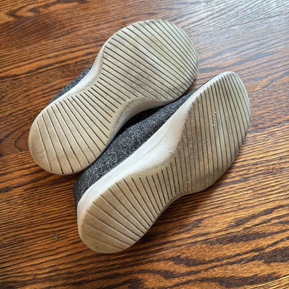Allbirds The Original Gray Wool Runners. Lace up. Size 8. - Picture 6 of 7